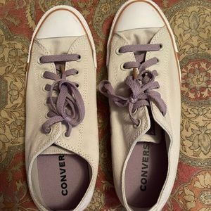 Converse shoes size 9.5